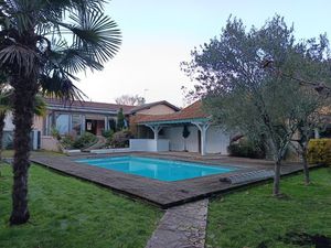 MAISON COEUR DE VILLE AVEC PISCINE