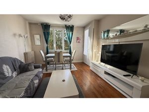 Appartement T3 avec balcons  cave et chauffage collectif G