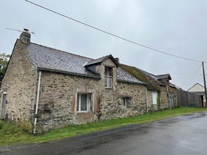 LA GRIGONNAIS  MAISON DE TYPE LONGERE AVEC GRAND TERRAIN