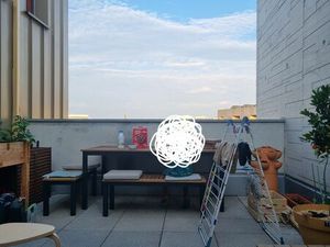 Duplex dernier étage avec terrasse – Calme absolu – Proche métro