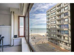 Instapklaar 2 slaapkamer-appartement met zijdelings zeezicht