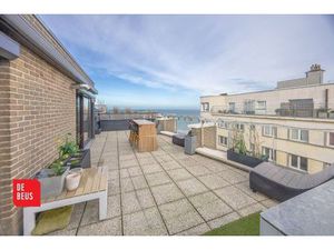 Uitzonderlijk penthouse appartement met leefterras en fantastisch zeezicht