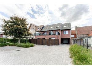 Groot (140m²) gelijkvloers appartement met praktijkruimte  2 (mog. 3) slaapkamers en ruim 