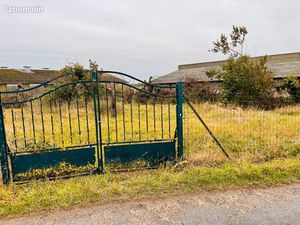 Terrain de loisirs  1450 m² clôturer accès avec portail