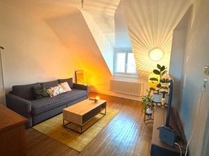 Bel F3/F4. Situé proche gare au cœur de sablon village et proche de tout