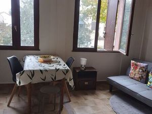 Loue studio meublé un an