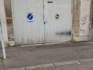 Garage ou dépôt ou stockage