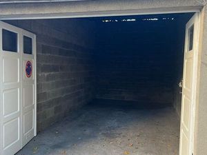 Grand garage centre ville Mairie