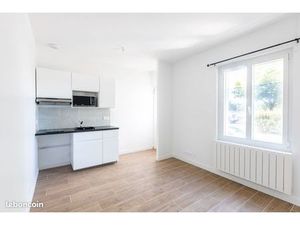 Studio rénové à louer