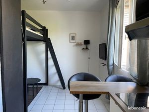 Studio RDC proche gare RER C