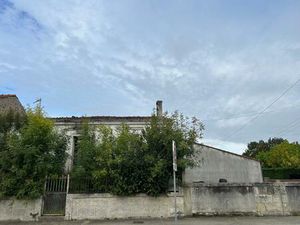 Vente maison 2 pièces 70 m² Saintes (17100)