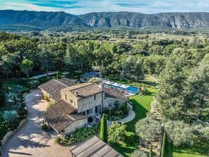 Maison de 8 pièces de luxe en location Oppède le Vieux  Provence-Alpes-Côte d'Azur