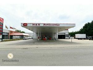 Tankstation met winkel  onderhoudsgarage op grens Genk-Zutendaal