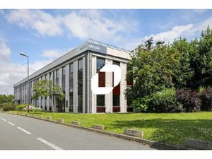 Bureaux et activités avec services de proximités