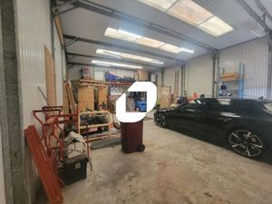 local d'activité indépendant avec stockage extérieur