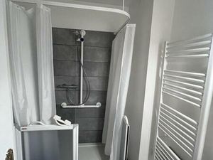 Location appartement 1 pièce 70 m² à Nancy (54000)