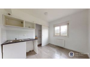 Studio refait à neuf dans une copropriété ravalé