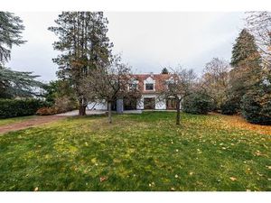 Villa à vendre avec garage et terrasse   Uccle (VBD66261)