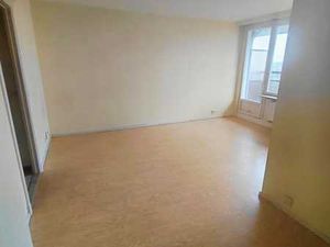 Studio lumineux avec terrasse !