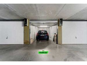 Spacieux garage dans un immeuble récent à vendre à Blankenb…