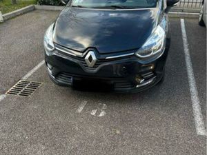 Parking Craponne Centre - 35 rue centrale