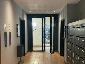 6 parkings boxable en sous sol  à toute proximité du métro 14 et du Centre Leclerc  Immeub