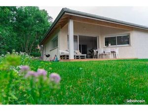 Villa de plain pied à Pont-Sarrazin