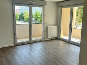 Apparemment Neuf 2P 44m2 + loggia 15m2
