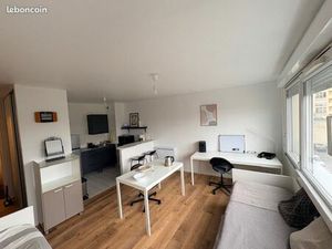 Studio meublé 29 5 m² - Proche Métro et IAE - Résidence sécurisée - Parking fermé
