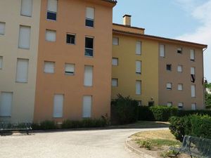 Appartement 2 pièces  Séjour  coin cuisine  coin chambre  parking privé  local vélo  grand