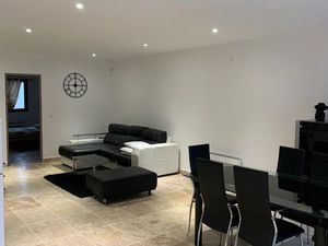 Bas de villa 80m2 avec 2 places de parking