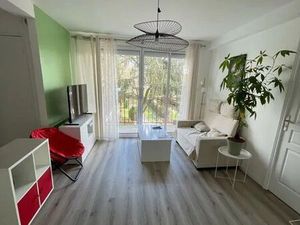 Location appartement 1 pièce 72 m² à Poitiers (86000)