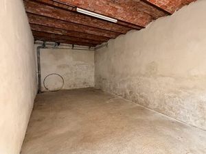 RARE en centre-ville – Grand garage fermé 45 m² – Usage strictement privé