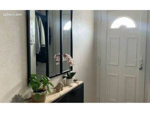 À Louer Maison de ville 4 chambres + 2 sde  avec garage et cour fermée