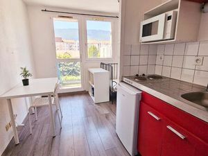 Joli Studio meublé avec balcon Proche Phelma  IUT2  Croix Rouge  GEM