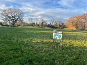 PROCHE PEYREHORADE ( Commune de Saint Cricq du Gave ) - TERRAIN A BATIR - 943 m2