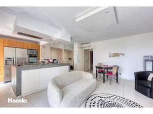 LA CIOTAT: BEL APPARTEMENT TYPE 3 DANS RESIDENCE AVEC PISCINE