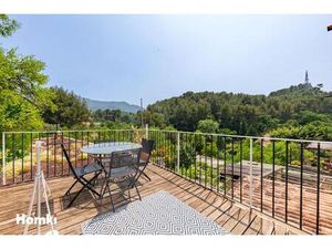 Charmant T2 avec terrasse ensoleillée et vue imprenable sur les collines – Rue du Calvaire