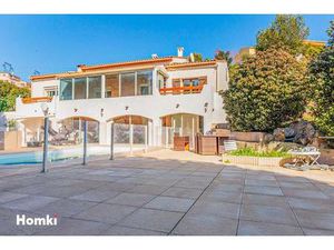 Maison avec piscine 13015