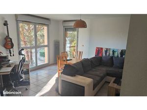 Particulier loue T2 meublé – Toulouse Arènes / Patte d’Oie – avec balcon  place de parking