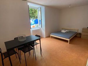 Apparemment T2 meublé