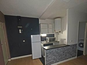 Studio 25 m2 refait a neuf