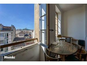 Deux lots au dernier étage avec cage d’escalier privatisée – Hyper-centre Marseille (La Pl