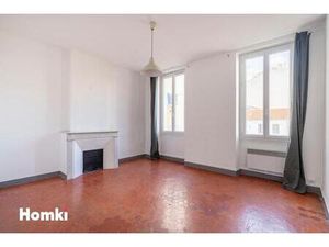 Appartement T3 Traversant de 76m²  situé rue paradis  dans un immeuble bien entretenu