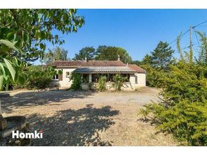 Villa T4 Traditionnelle + Véranda + Garage - nichée sur un terrain plat de 2 393 m²