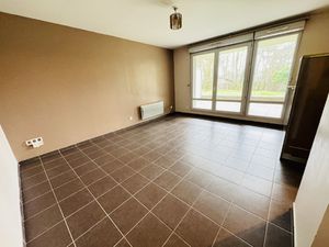 APPARTEMENT AVEC TERRASSE ET GARAGE