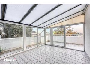 LA CIOTAT GRAND TYPE 2 + VERANDA + GRANDE TERRASSE AVEC PARKING PROXIMITE DU MAGASIN CARRE