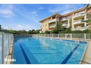 Le Cannet – 2 pièces avec terrasse  garage et piscine – Résidence verdoyante avec lacs