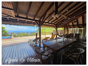 Propriété de 9 gites et 2 piscines Vue Mer