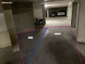 Place parking (voiture + moto) dans résidence privé proche Castellane